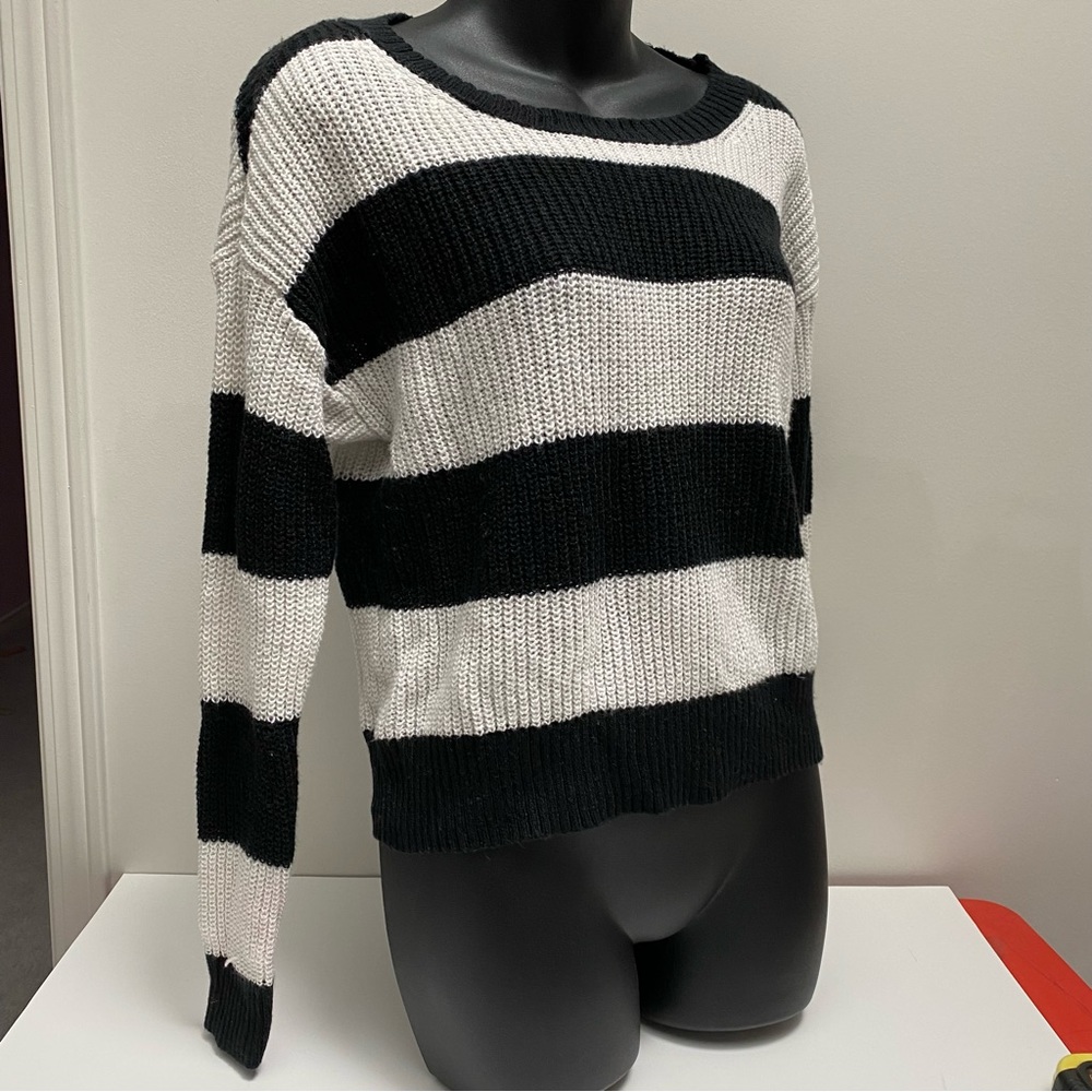 American Eagle Black and White Rugby Sweater